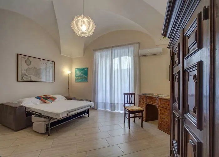 Sant'anna House: Nel Cuore Della Antica! Apartment